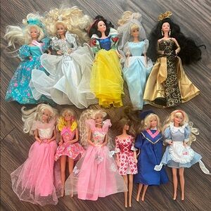 Lot of 90’s collector Barbie’s